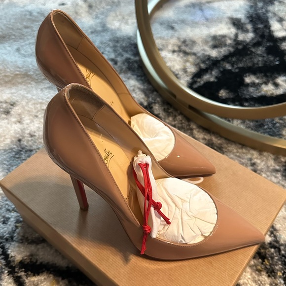 Brand New! Never worn. Box and extra taps included. Size40. Patent leather. - Picture 14 of 16